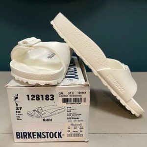 BIRKENSTOCK white slidesd - size 7